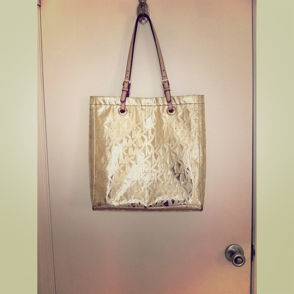 Authentic MK tote, gold✨ 14.5x14in