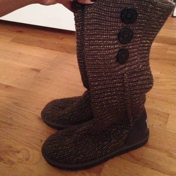 Knit uggs-REDUCED - Picture 2 of 4