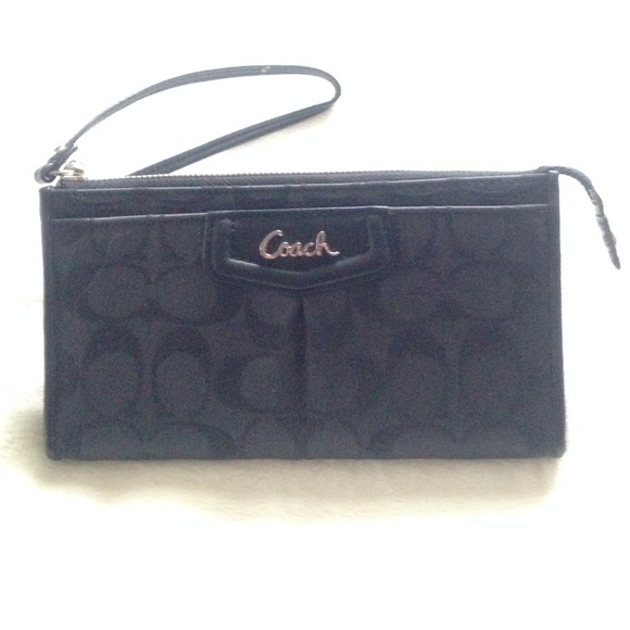 Coach signature  wallet/wristlet in black