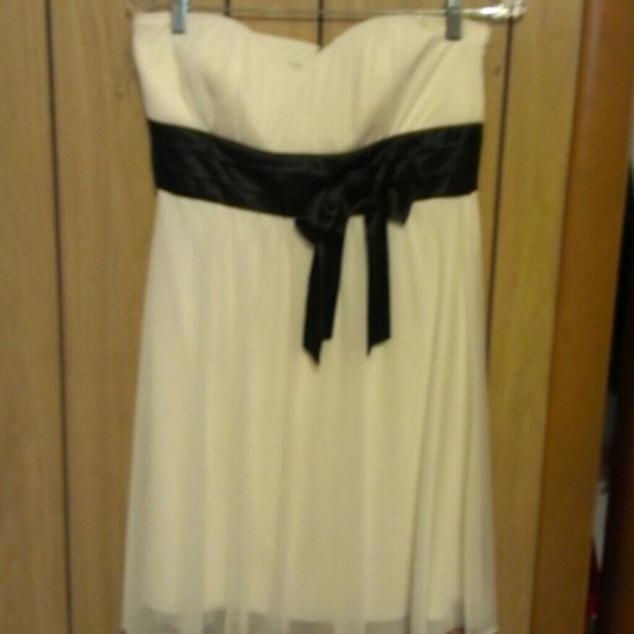 Strapless dress