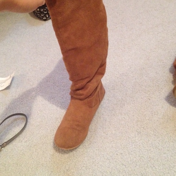 Boots - Picture 2 of 3