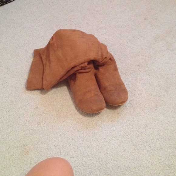 Boots - Picture 3 of 3