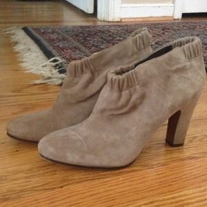 Super cute swede boots