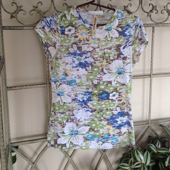 Light weight polyester cotton T