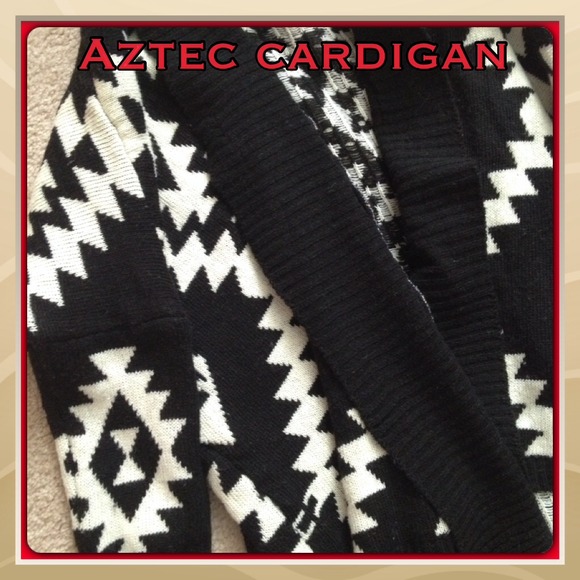 SOLD💥HOST PICK!! 12/7💥Aztec Open Front Cardigan - Picture 2 of 4