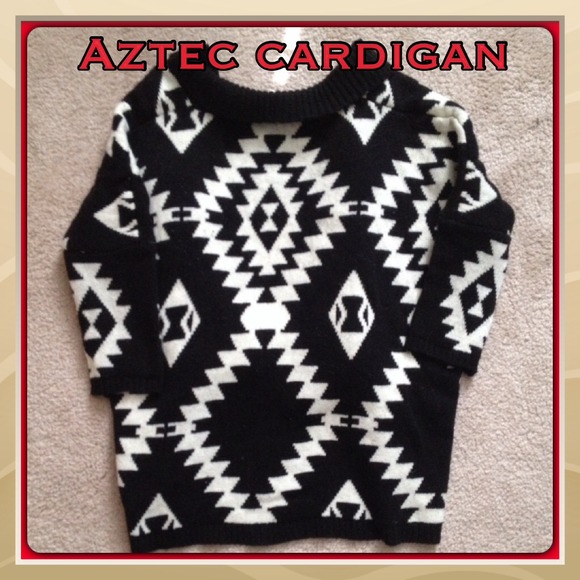 SOLD💥HOST PICK!! 12/7💥Aztec Open Front Cardigan - Picture 3 of 4