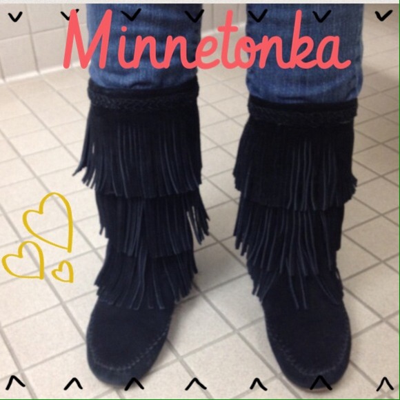 Black Minnetonka 3-Layer Fringe Boots (Authentic)
