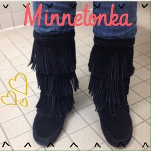 Black Minnetonka 3-Layer Fringe Boots (Authentic)