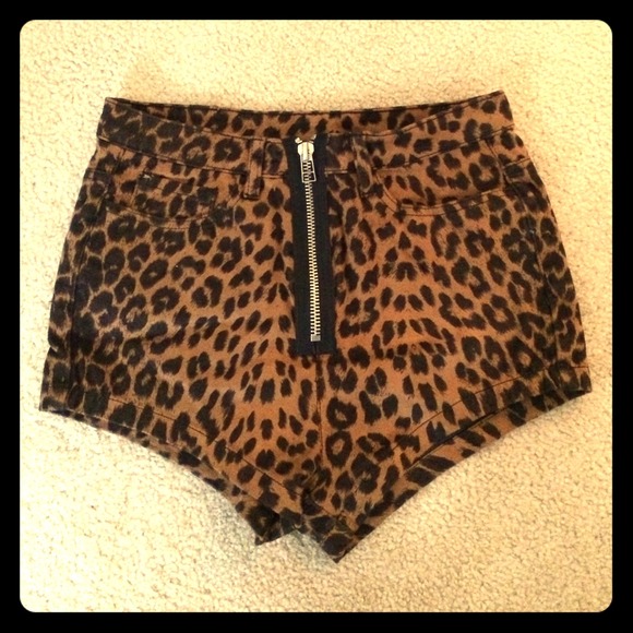 ON HOLD UNIF cheetah Short shorts
