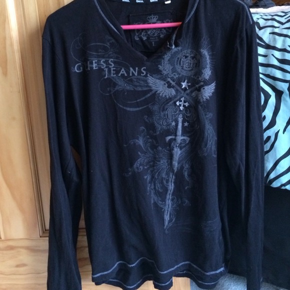 💕Brand New Never Worn Mens Guess Shirt💕