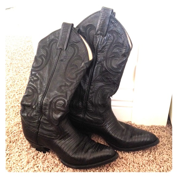 Handmade cowgirl boots (black)