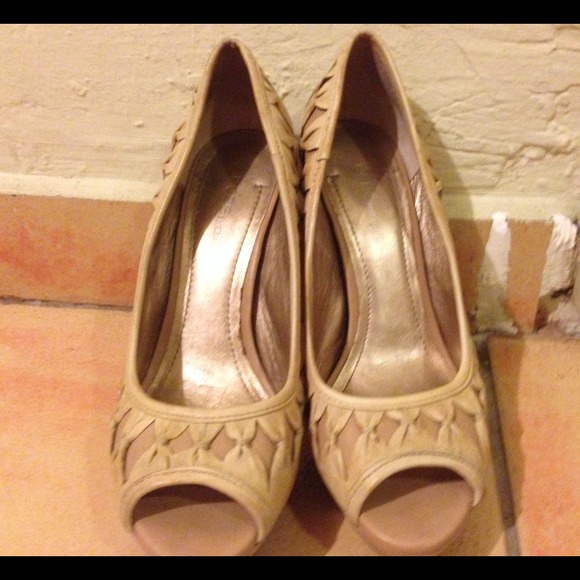 BCBG generation leather heels 8