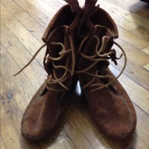 Minnetonka tramper hi boot, Brown suede