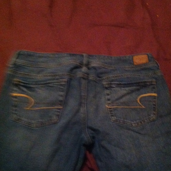 american eagle distressed jeans - Picture 4 of 4