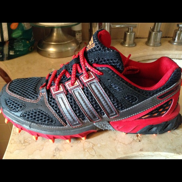 Adidas sneakers👟size 7 - Picture 2 of 4