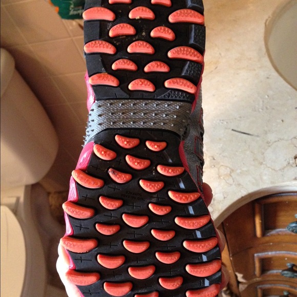 Adidas sneakers👟size 7 - Picture 4 of 4