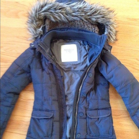 Abercrombie Fitch down navy jacket - Picture 1 of 4