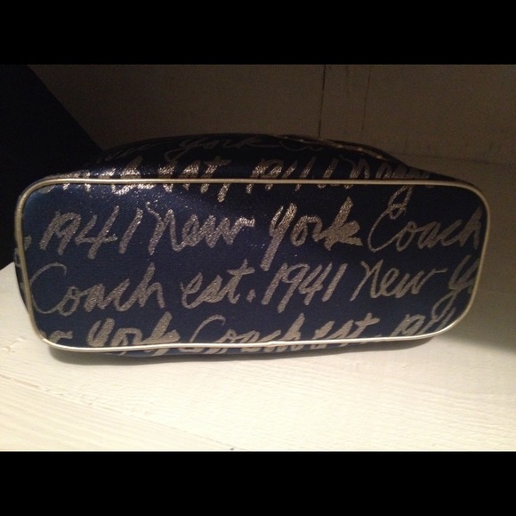 ⚡️Sold⚡️Authentic Coach Purse - Picture 3 of 4