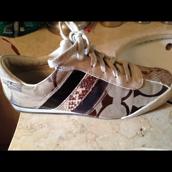 Authentic Coach sneakers👟size 9- like new - Picture 1 of 4