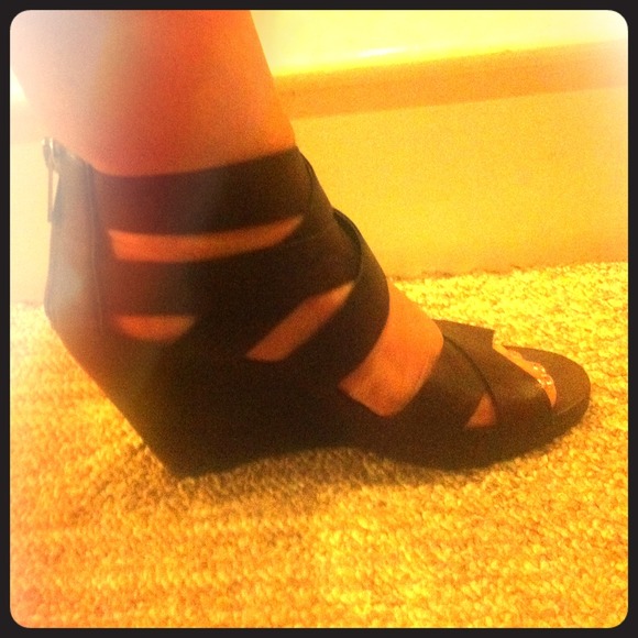 Brown strappy wedges