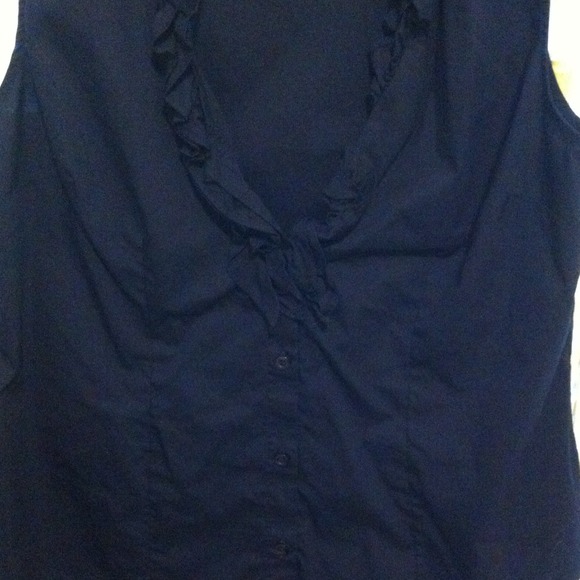 XL Navy Blue Button down Ruffle V Neck - Picture 4 of 4