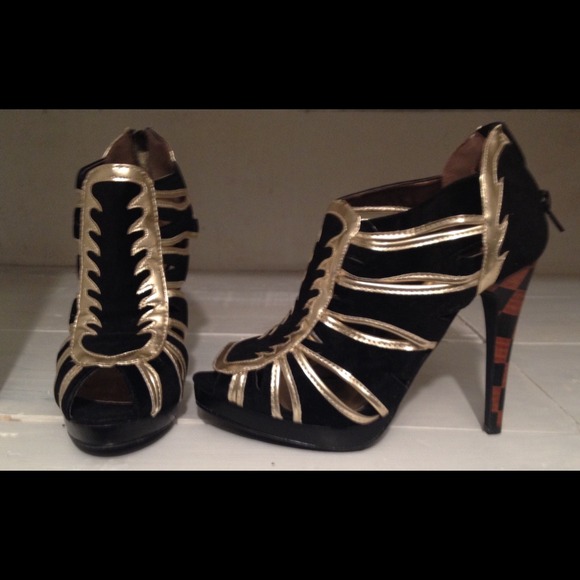 Black & Gold heels