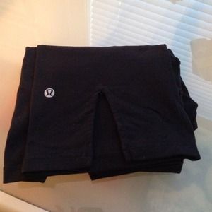 Lululemon crops with slit on the side- size 10