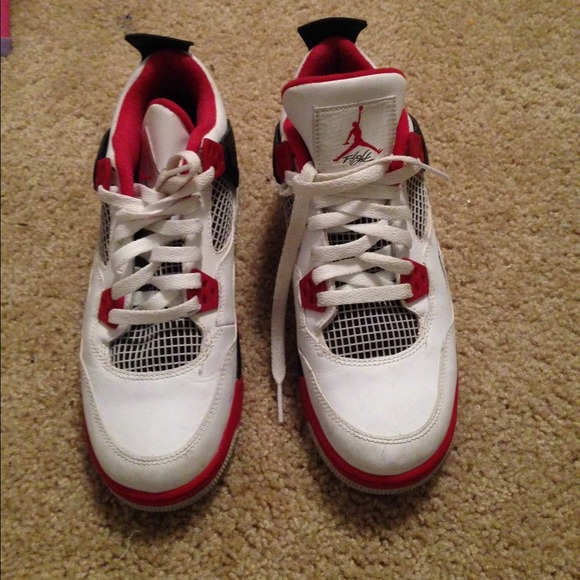 ✖️✖️✖️SOLD Jordan's size 6.5 Youth woman's 8.5