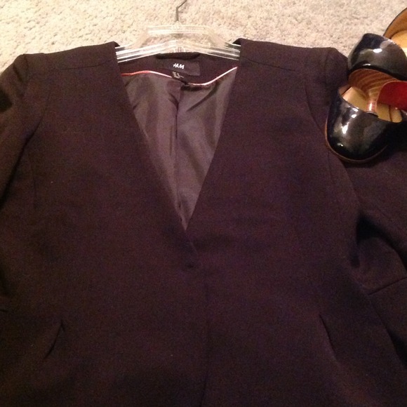 H&M Black fitted jacket. SOLD!