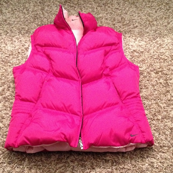 Nike Outerwear - 🚫SOLD Woman's nike reversible puffy vest.