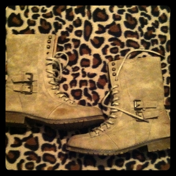 Kathy Jean combat boots. 💕