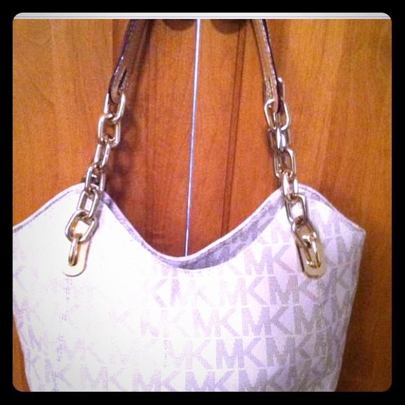 SOLD - Authentic Mk handbag