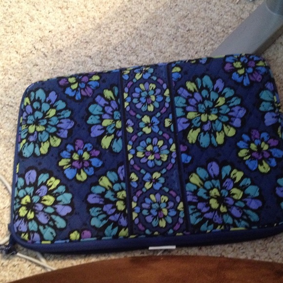 MUST GO Vera Bradley 17 Inch laptop case
