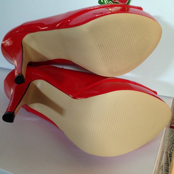 🎉🎉SOLD🎉🎉Manden girl red pumps - Picture 4 of 4