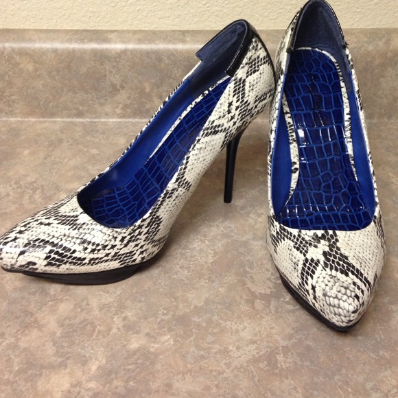 💢BUNDLE💢 faux snake skin heels