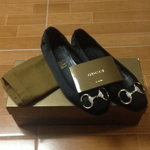 AUTHENTIC Gucci satin flats 35.5