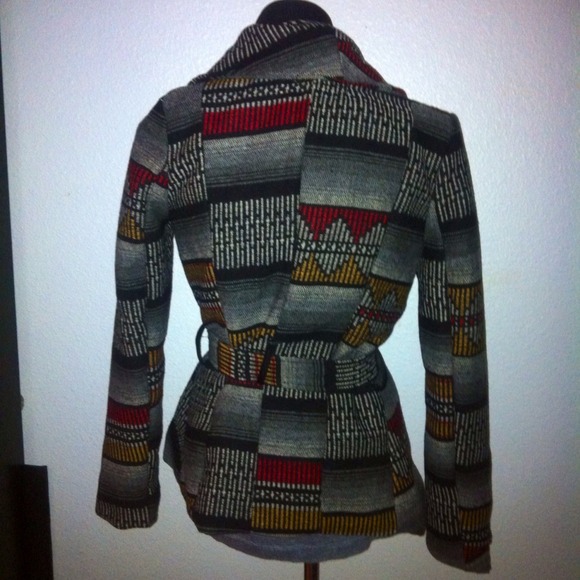 -SOLD-Front tie Aztec coat - M - Picture 3 of 4