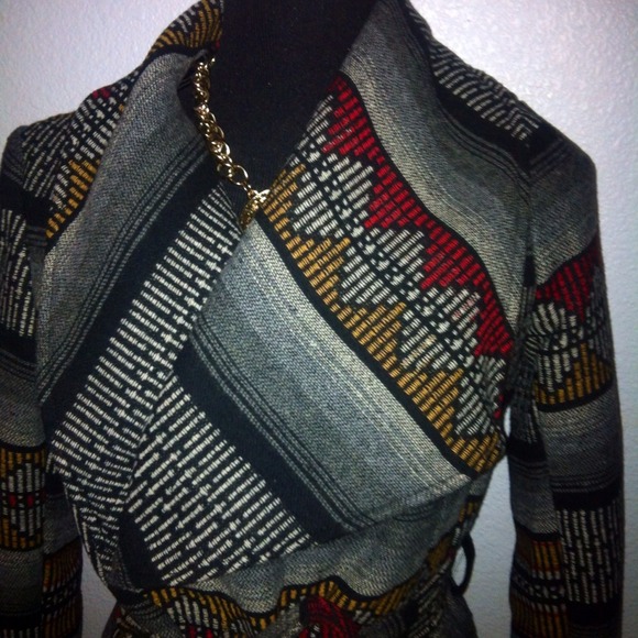 -SOLD-Front tie Aztec coat - M - Picture 4 of 4