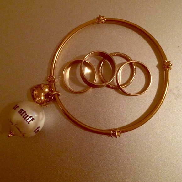 Juicy couture pearl bagel, four stack ring w/ box!
