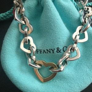 ✨Authentic✨Tiffany&Co Heart Link Necklace