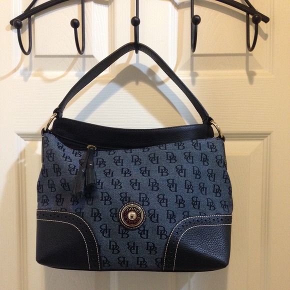 ✨Classic Dooney & Bourke bag!-Reduced-
