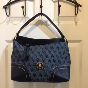 ✨Classic Dooney & Bourke bag!-Reduced-