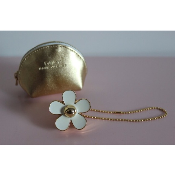 🚫❌SOLD❌🚫Brand New Marc Jacobs Daisy Perfume Ring