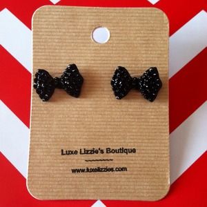 🎉12/7 HOST PICK🎉Black Textured Bow Stud Earrings