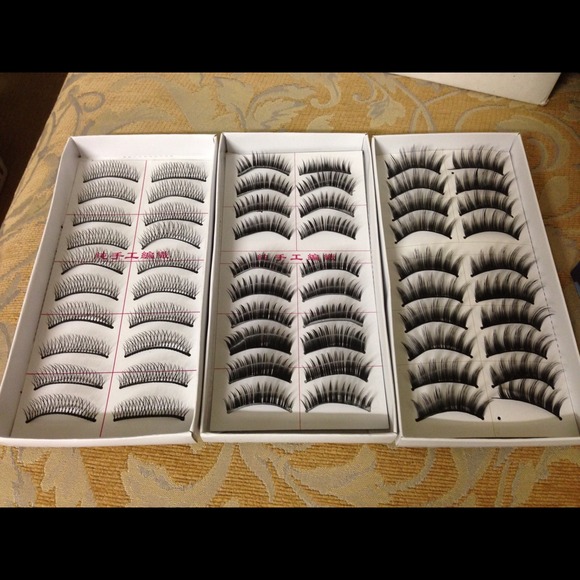 False eyelashes