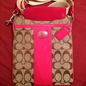 Authentic Coach shoulder purse