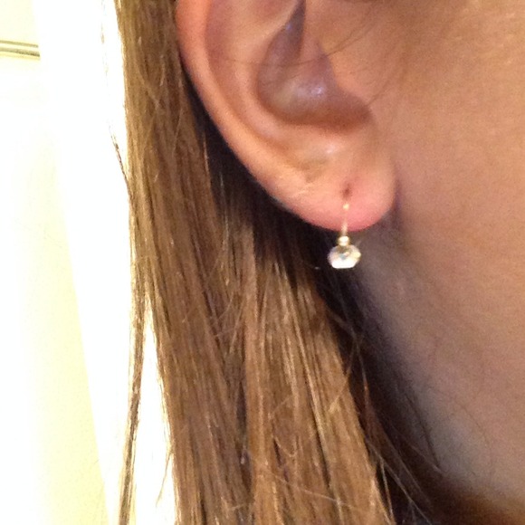 Gold hoop earrings with small cubic zirconia stone - Picture 4 of 4