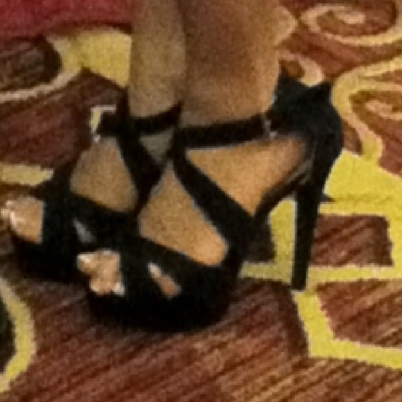 Black strappy heels Forever 21