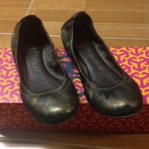 AUTHENTIC Tory Burch bronze Eddie flat size 6.5