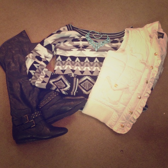 ⛔⛔Bundled! Aztec oversized sweater! NWOT